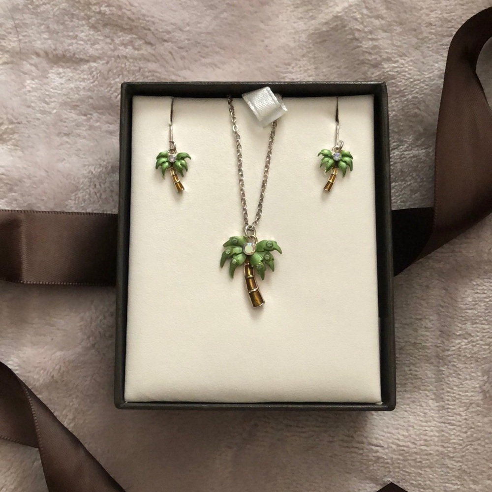 Cute palm tree earrings and necklace set